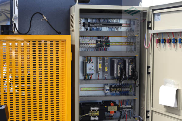 ZDPE10025-ESTUN原廠適配電氣箱總成，抗干擾能力強，電氣運行穩定.jpg